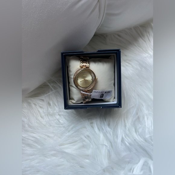 NWT Montres Prestige x Invicta women's watch, model number MPW-0220 retails $199 - Picture 3 of 9